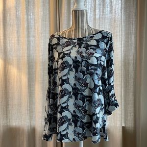 Floral roll sleeve blouse